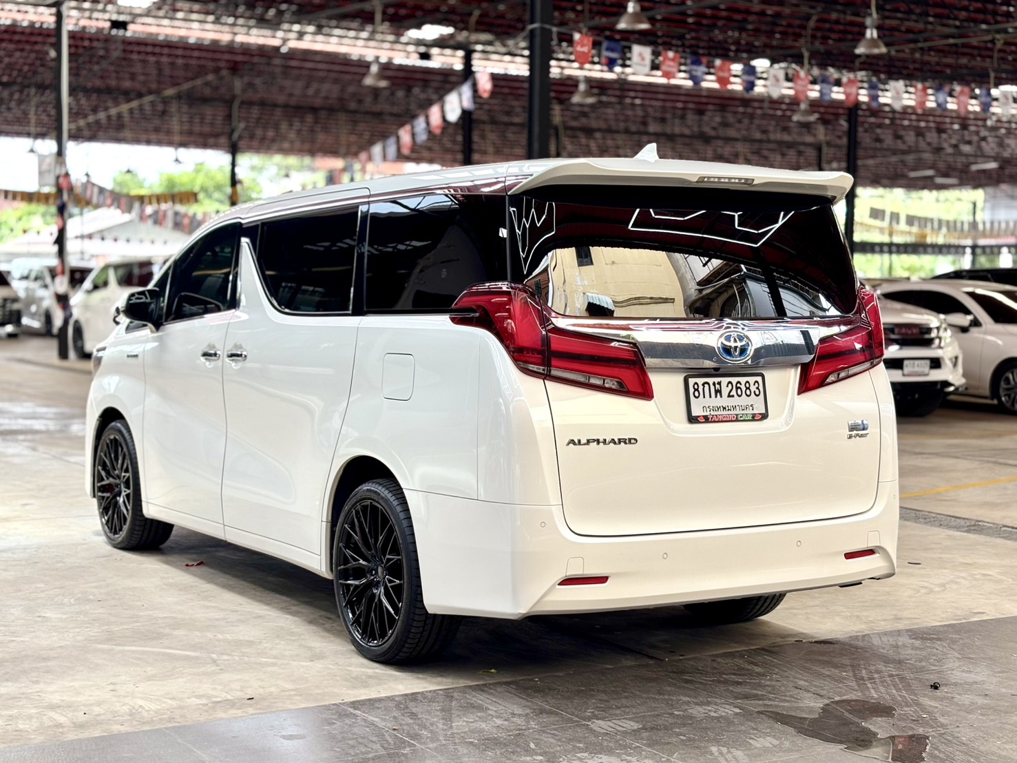 TOYOTA ALPHARD 2.5  HYBRID E-FOUR 2019