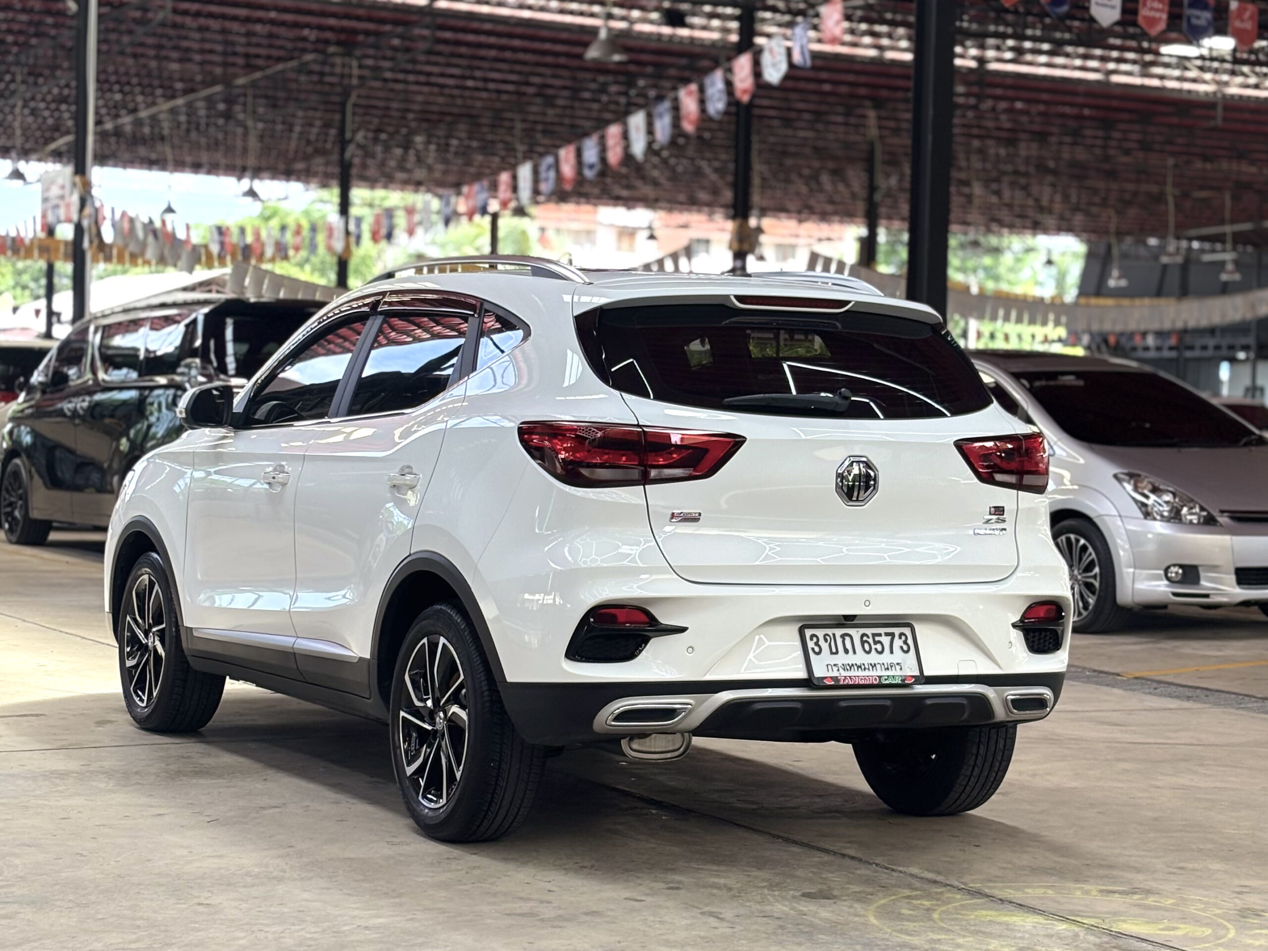 MG ZS 1.5 V SUNROOF 2022