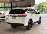 TOYOTA FORTUNER 2.4 V 2017