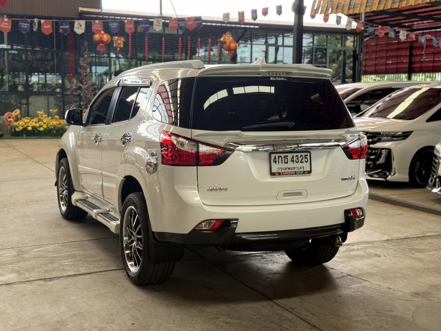 ISUZU MU-X 2.5  DVD Navi 2015