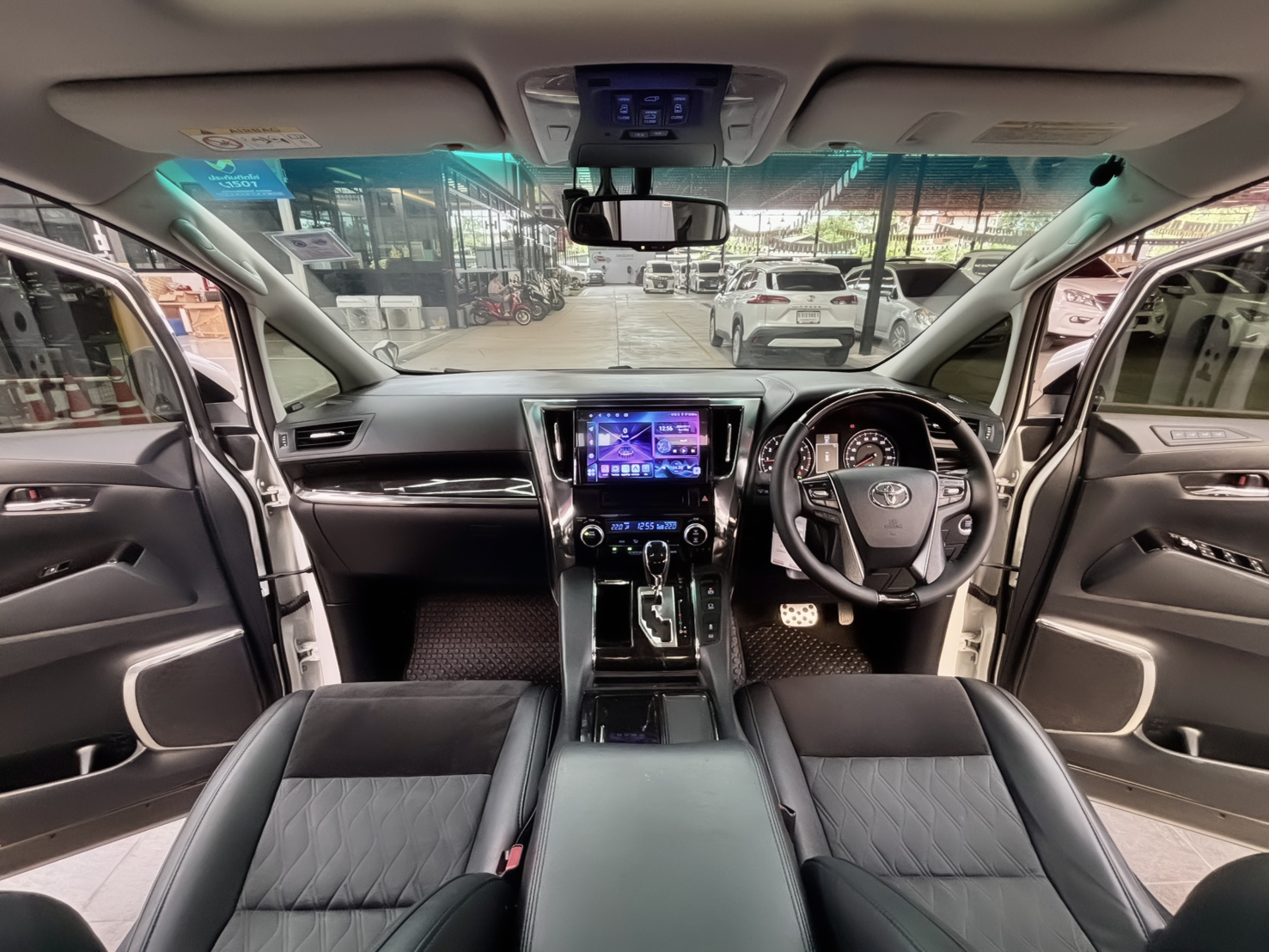TOYOTA ALPHARD 2.5 HYBRID 2018