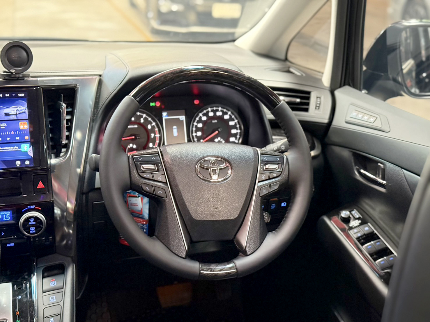 TOYOTA ALPHARD 2.5 SC PACKAGE 2023