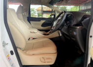 TOYOTA ALPHARD 2.5 HYBRID 2017