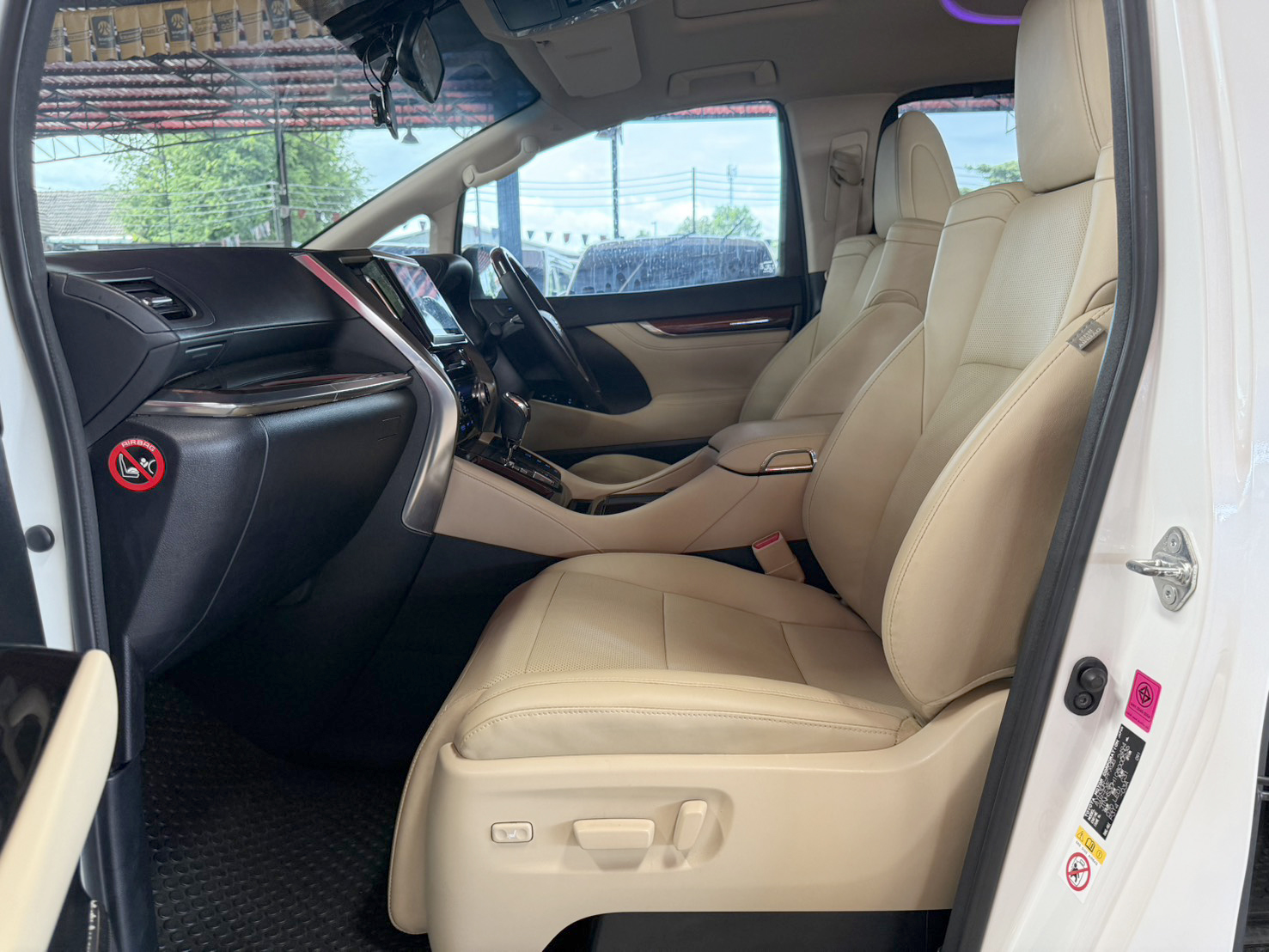 TOYOTA ALPHARD 2.5 HYBRID 2016