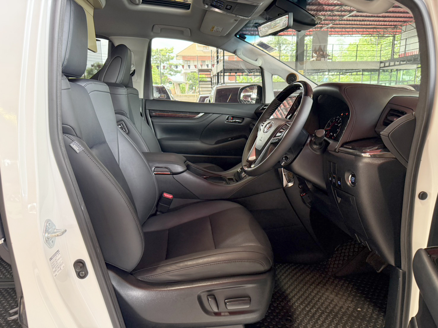 TOYOTA ALPHARD 2.5 SC PACKAGE 2021
