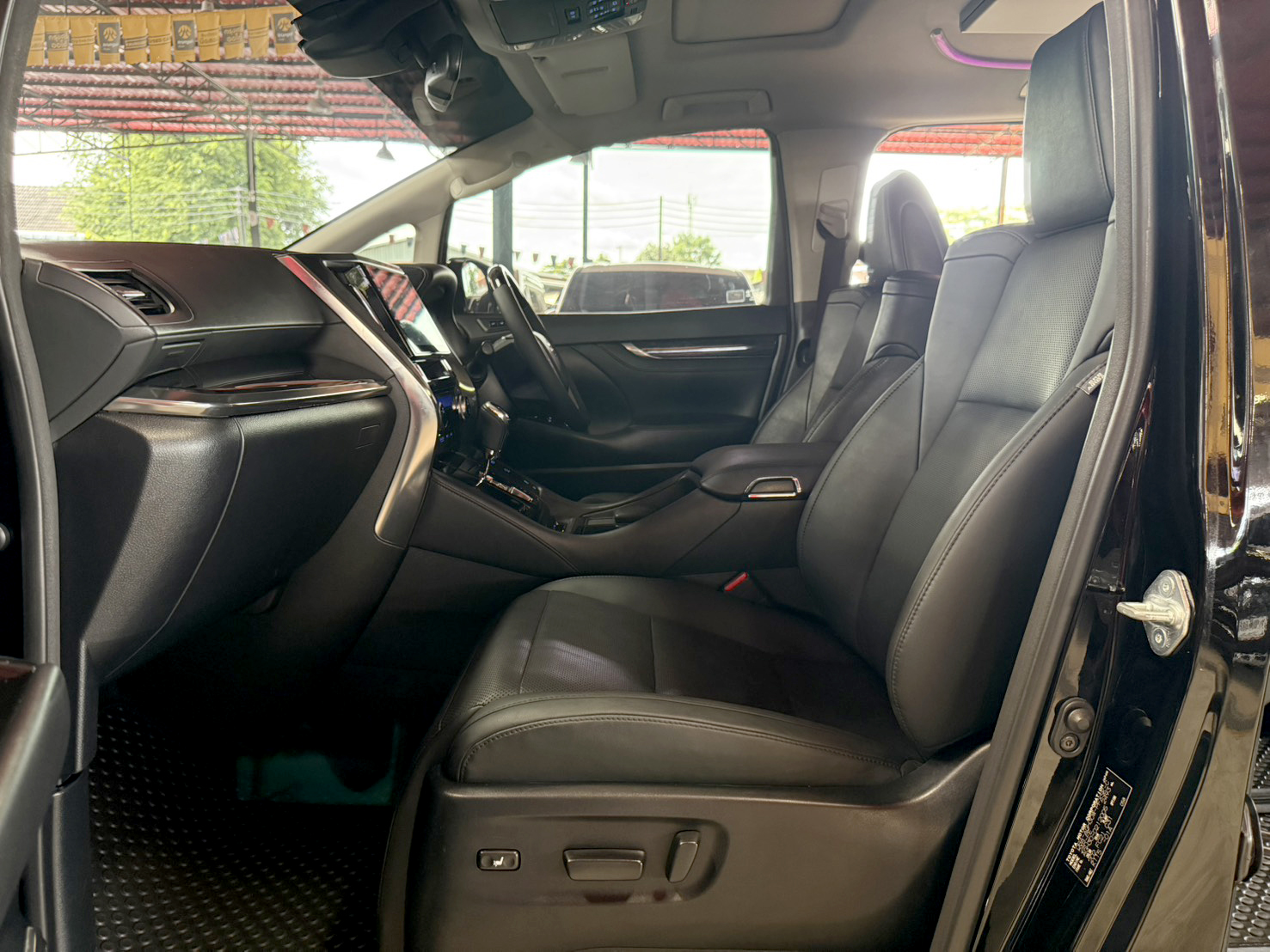 TOYOTA ALPHARD 2.5 SC PACKAGE 2019