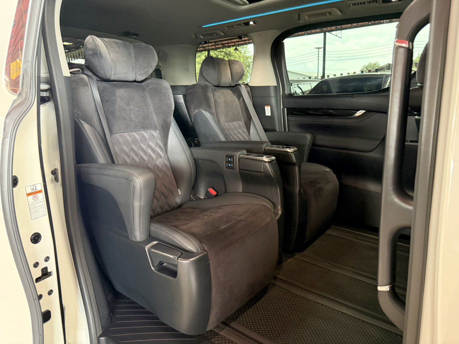 TOYOTA VELLFIRE 2.5 Z-G EDITION 2015