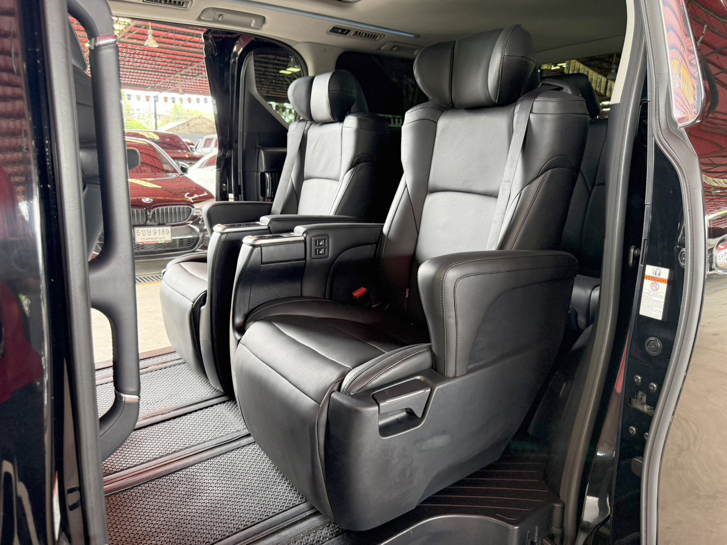 TOYOTA ALPHARD 2.5 SC PACKAGE 2016