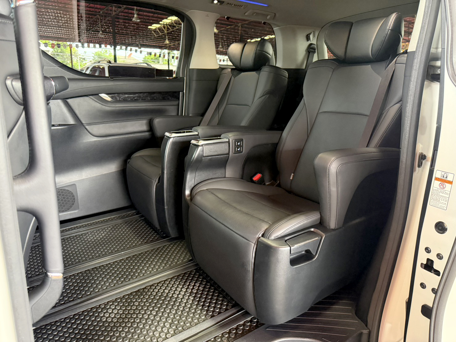 TOYOTA ALPHARD 2.5 SC PACKAGE 2021