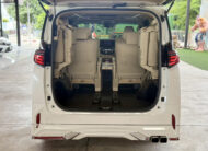 TOYOTA ALPHARD 2.5 HYBRID 2017