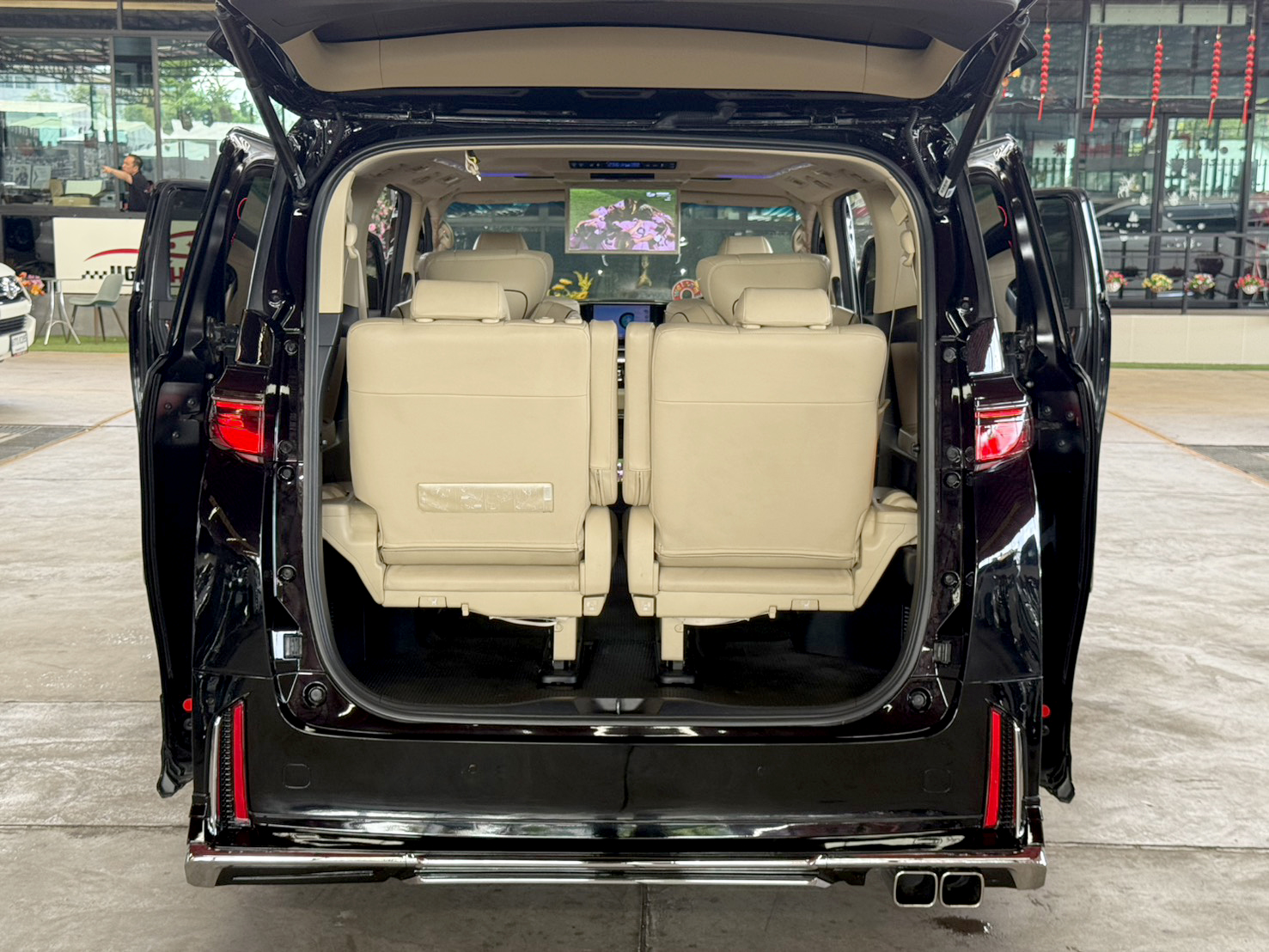 TOYOTA VELLFIRE 2.5 HYBRID E-FOUR 2021