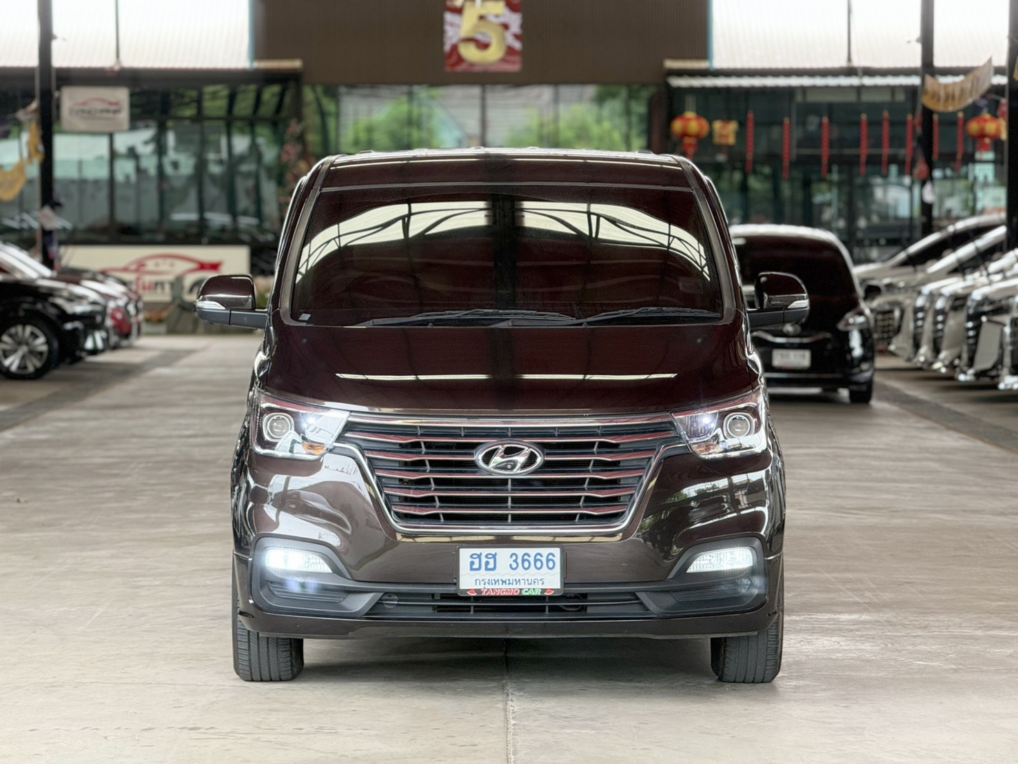 HYUNDAI H-1 2.5 DELUXE 2019
