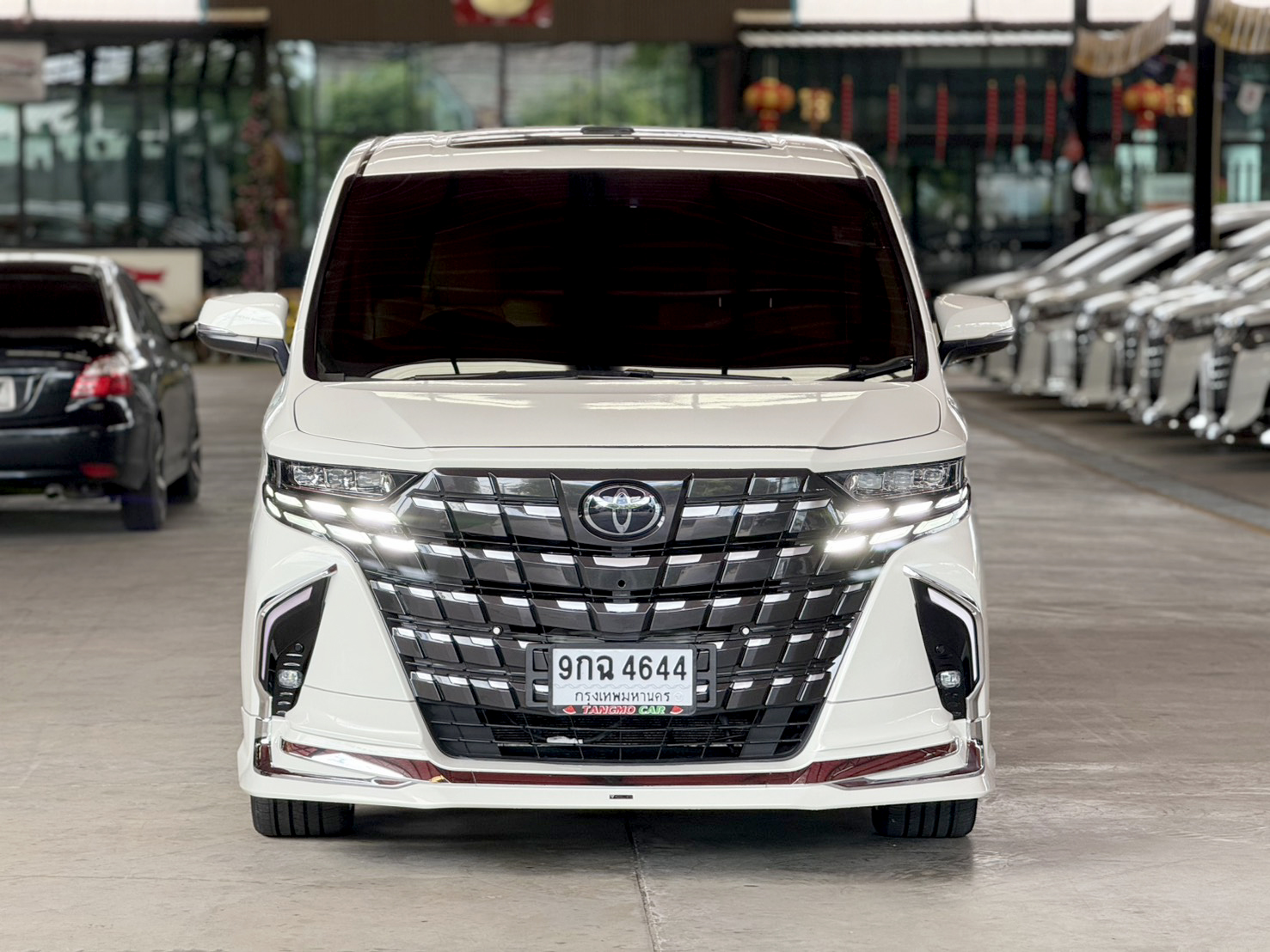 TOYOTA ALPHARD 2.5 HYBRID 2017