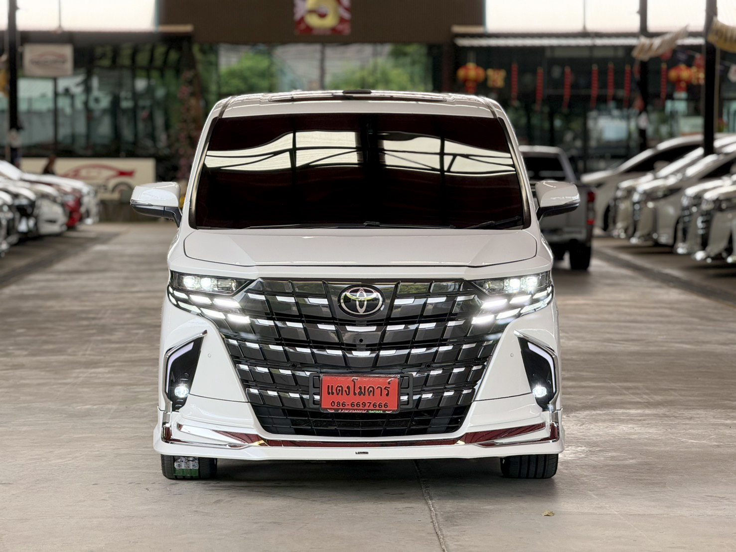 TOYOTA ALPHARD 2.5 HYBRID 2017