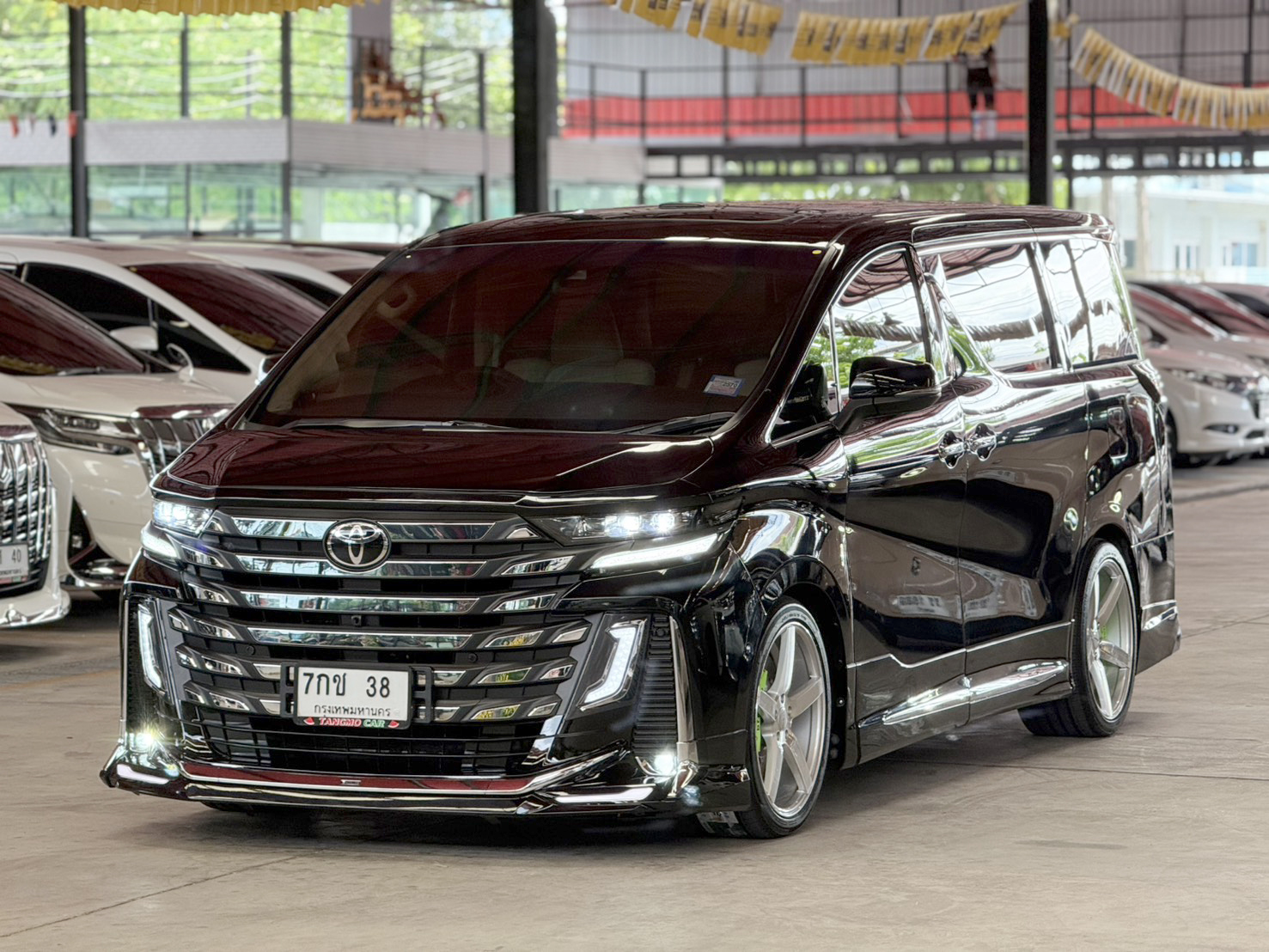 TOYOTA VELLFIRE 2.5 HYBRID E-FOUR 2021
