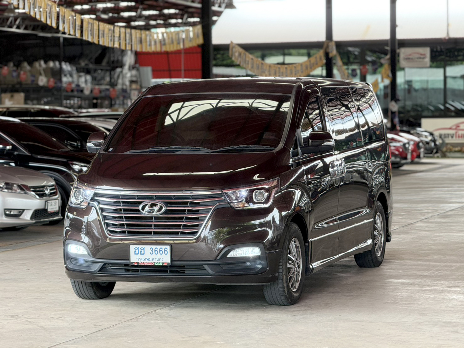 HYUNDAI H-1 2.5 DELUXE 2019