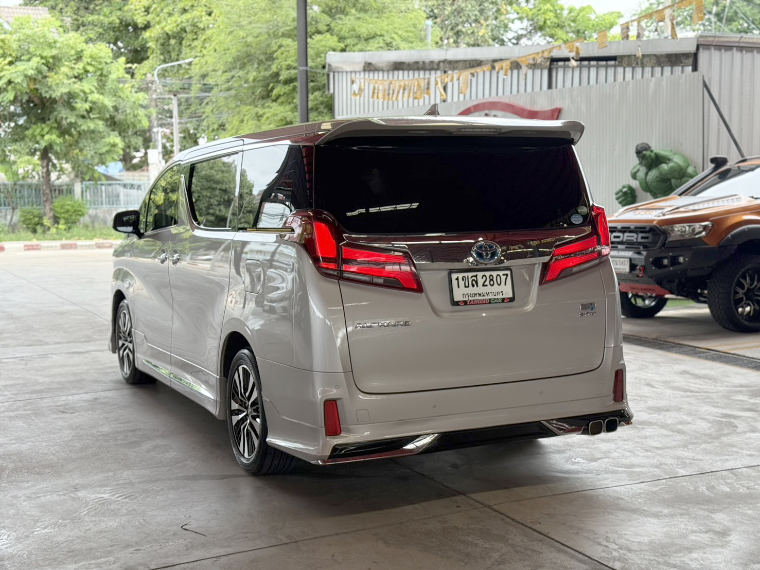TOYOTA ALPHARD 2.5 HYBRID E-FOUR 2021