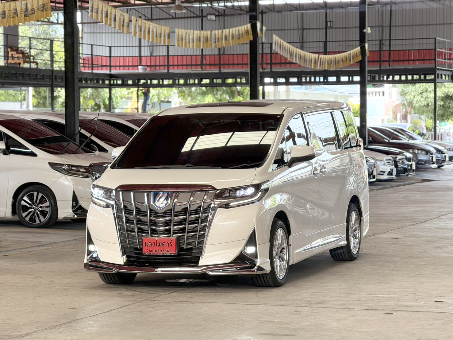 TOYOTA ALPHARD 2.5 HYBRID 2016