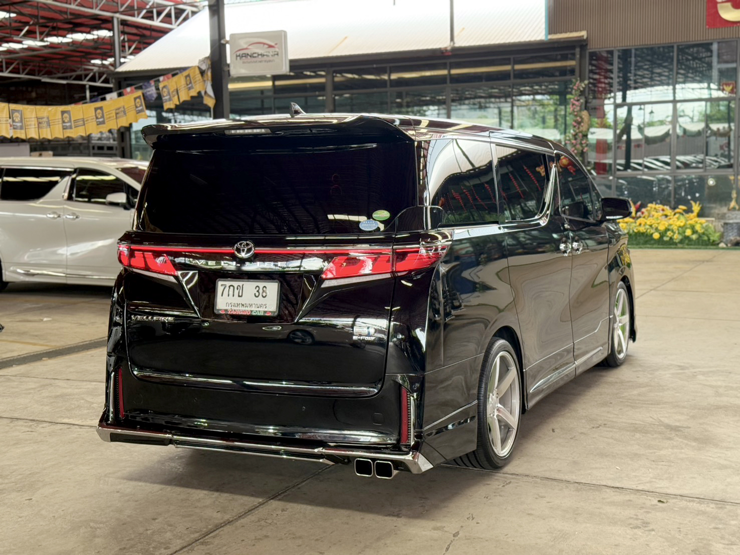 TOYOTA VELLFIRE 2.5 HYBRID E-FOUR 2021
