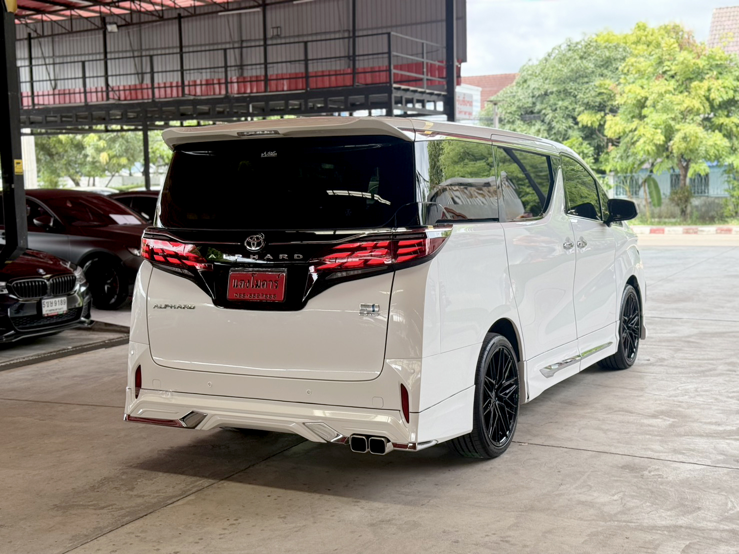 TOYOTA ALPHARD 2.5 HYBRID 2017
