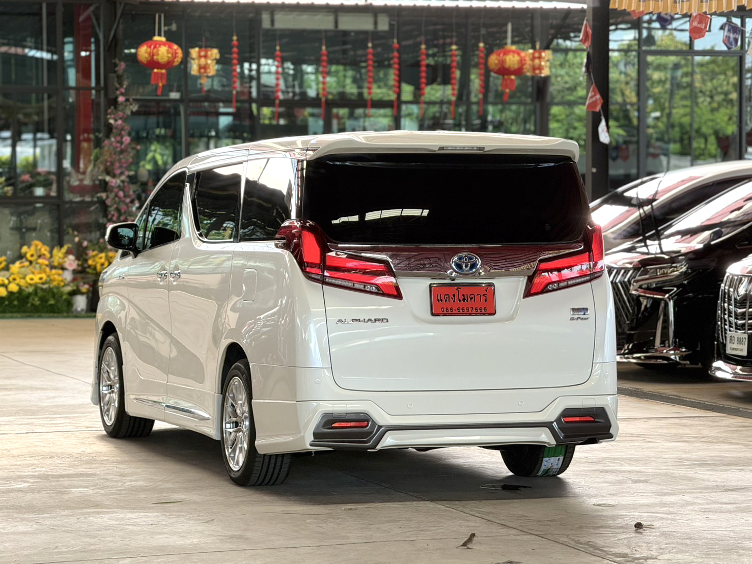 TOYOTA ALPHARD 2.5 HYBRID 2016