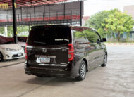 HYUNDAI H-1 2.5 DELUXE 2019