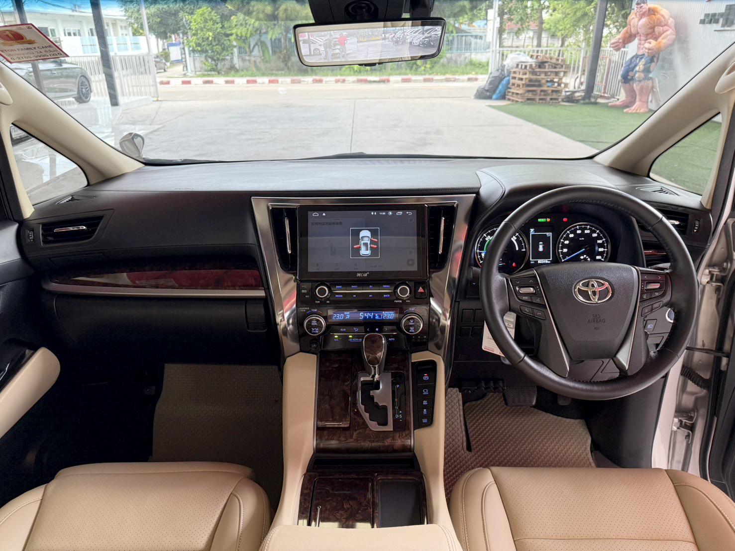 TOYOTA ALPHARD 2.5 HYBRID E-FOUR 2021