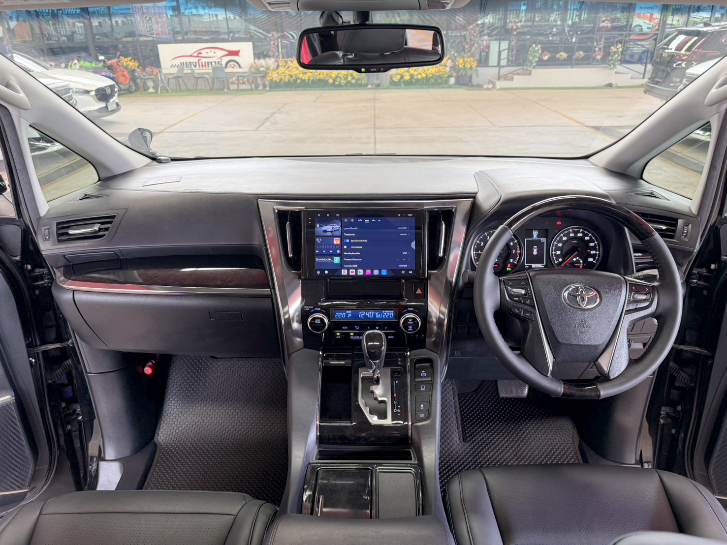 TOYOTA ALPHARD 2.5 SC PACKAGE 2017