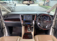TOYOTA ALPHARD 2.5 HYBRID 2017