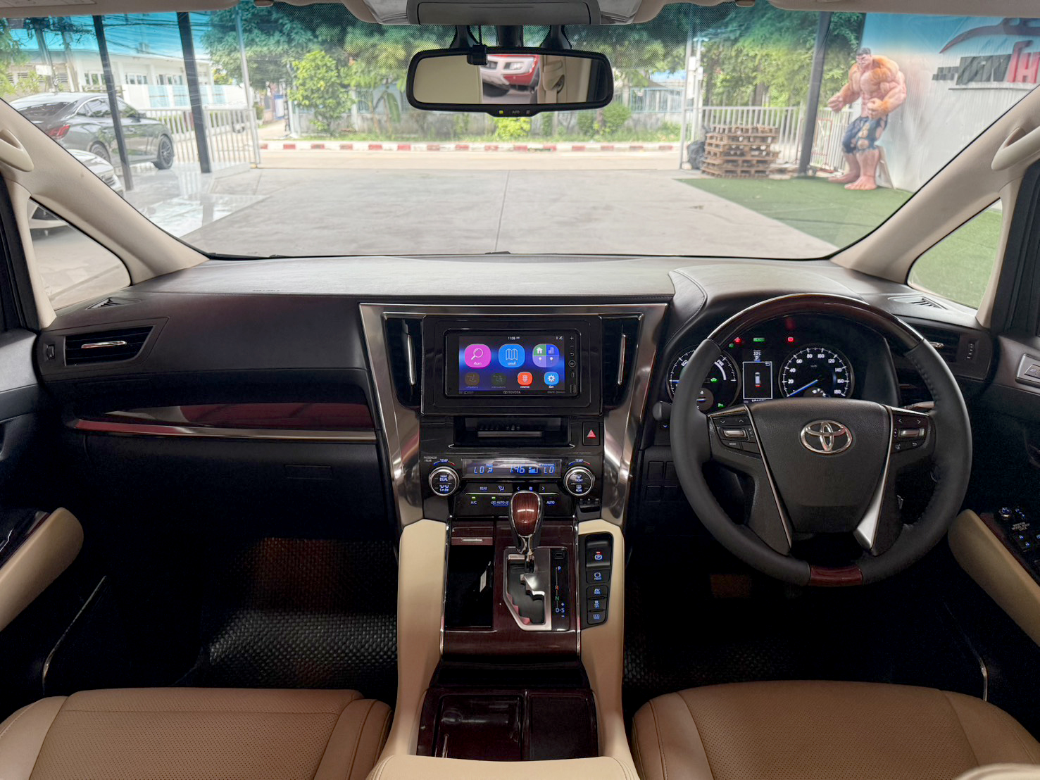 TOYOTA ALPHARD 2.5 HYBRID 2017