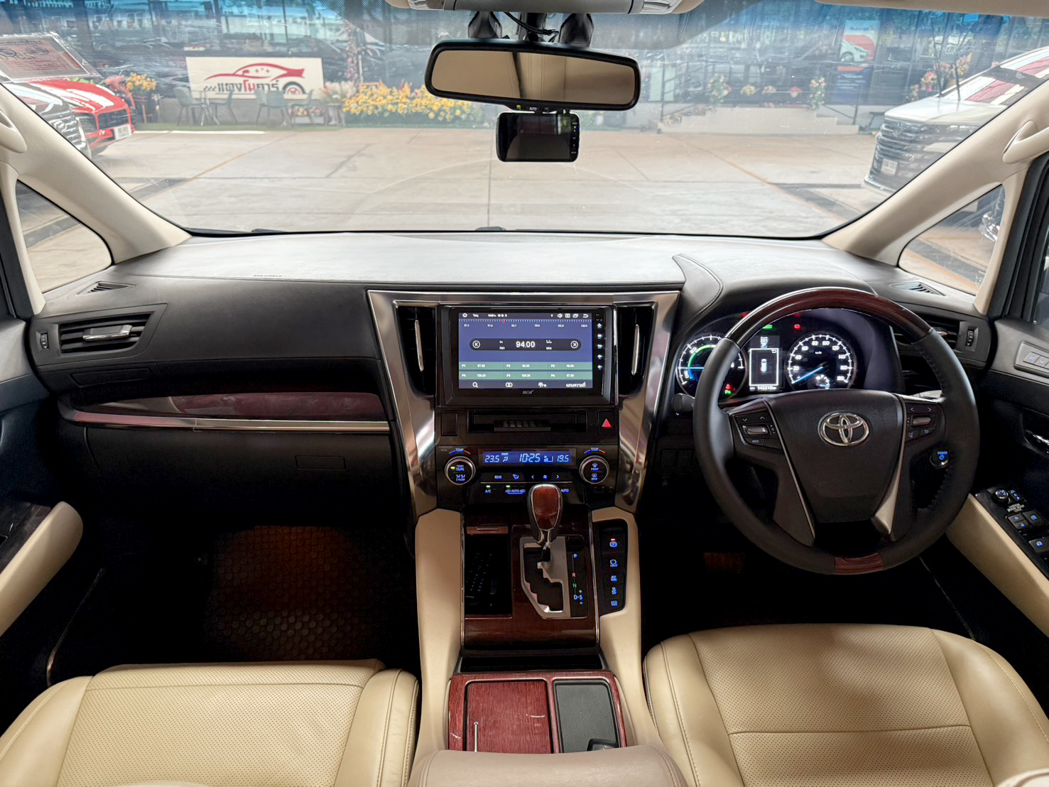 TOYOTA ALPHARD 2.5 HYBRID 2016