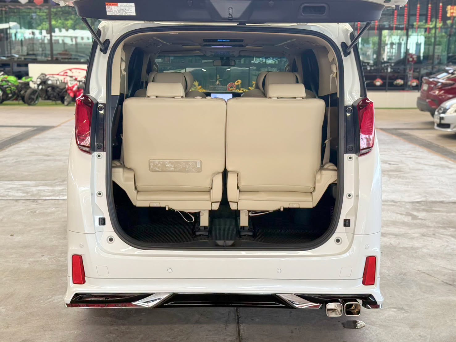 TOYOTA  ALPHARD 2.5 X HYBRID 2017