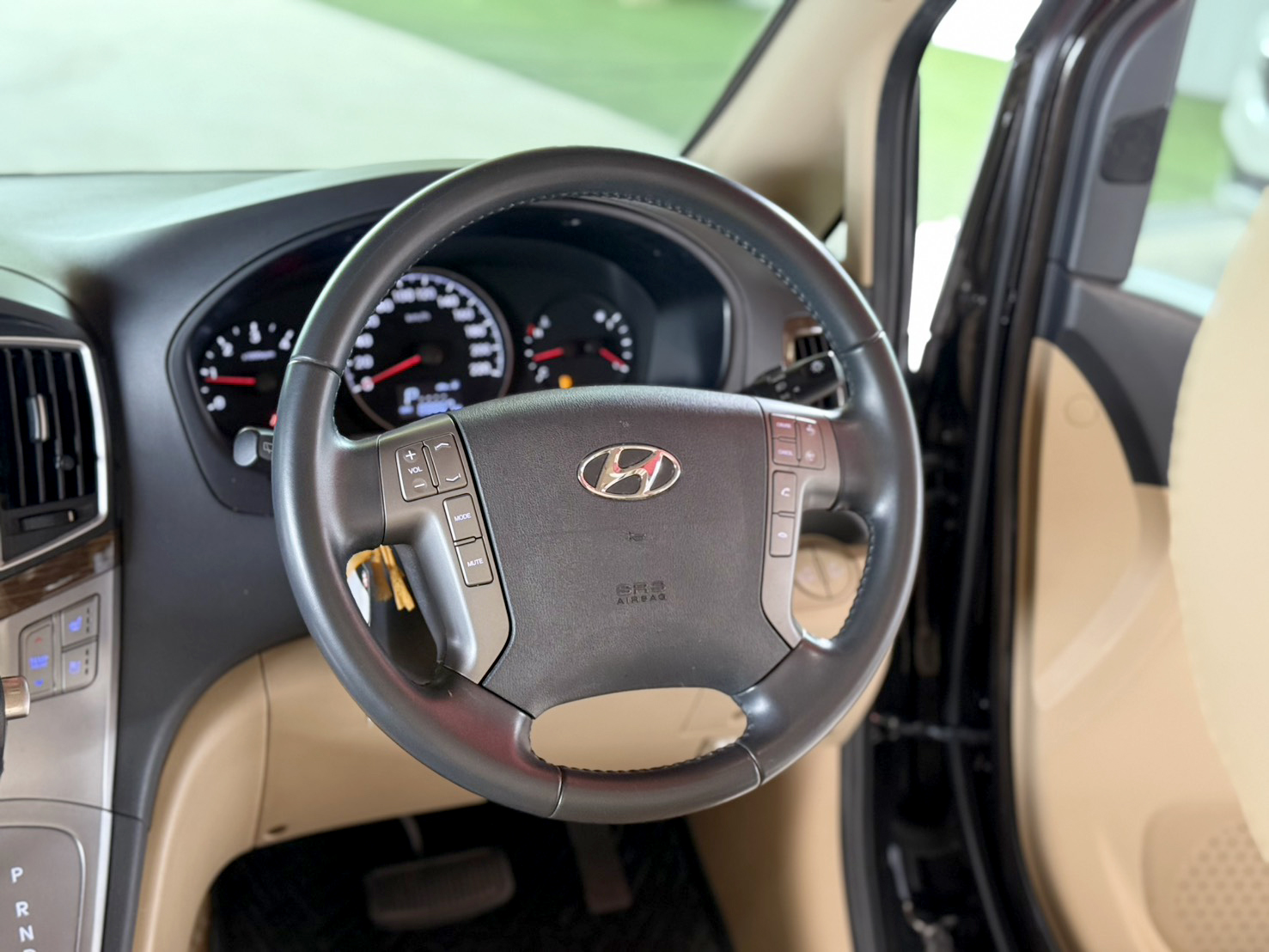HYUNDAI H-1 2.5 DELUXE 2019