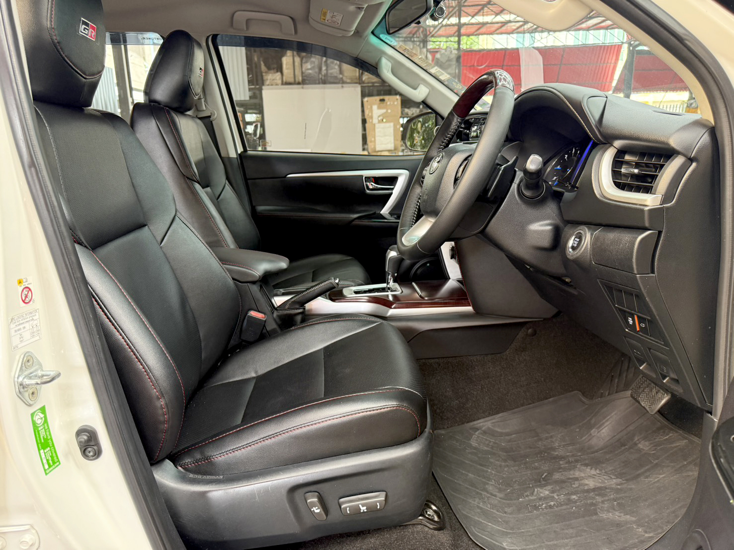 TOYOTA FORTUNER 2.4 V 2WD 2016