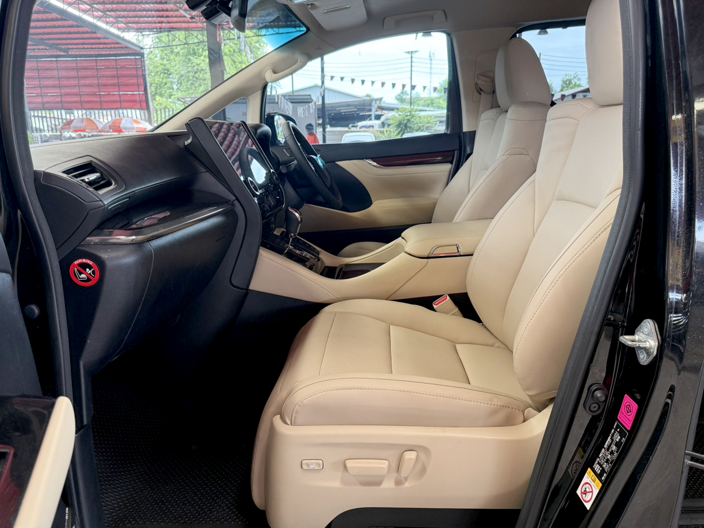 TOYOTA ALPHARD 2.5 HYBRID 2015