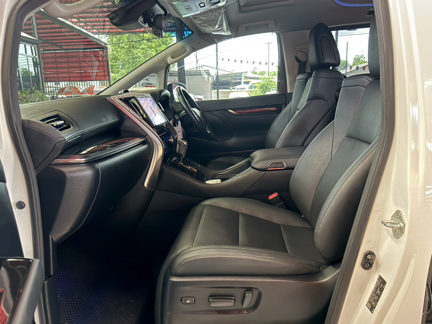 TOYOTA ALPHARD 2.5 SRC PACKAGE HYBRID 2024
