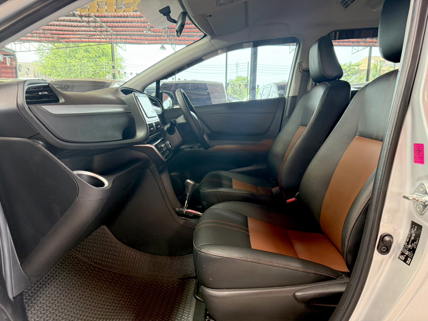 TOYOTA SIENTA 1.5 V 2018