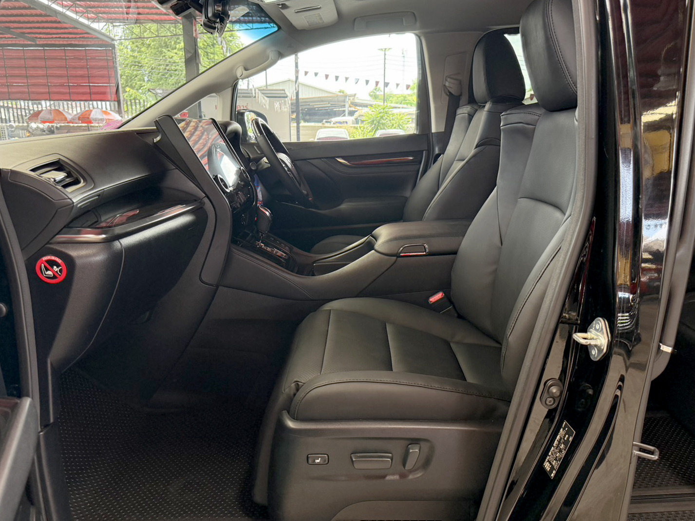 TOYOTA ALPHARD 2.5 HYBRID 2015