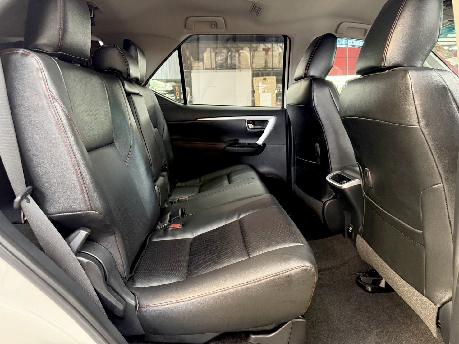 TOYOTA FORTUNER 2.4 V 2WD 2016
