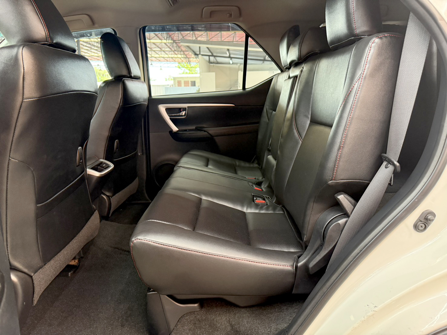 TOYOTA FORTUNER 2.4 V 2WD 2016