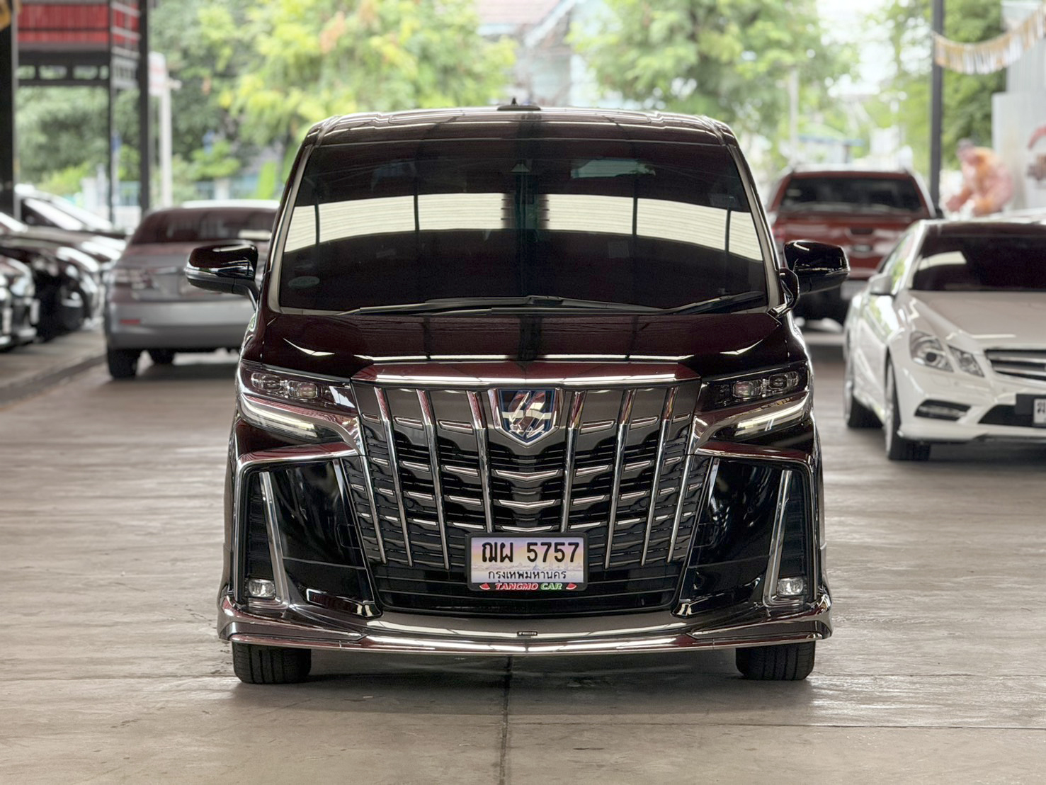 TOYOTA ALPHARD 2.5 HYBRID E-FOUR 2022