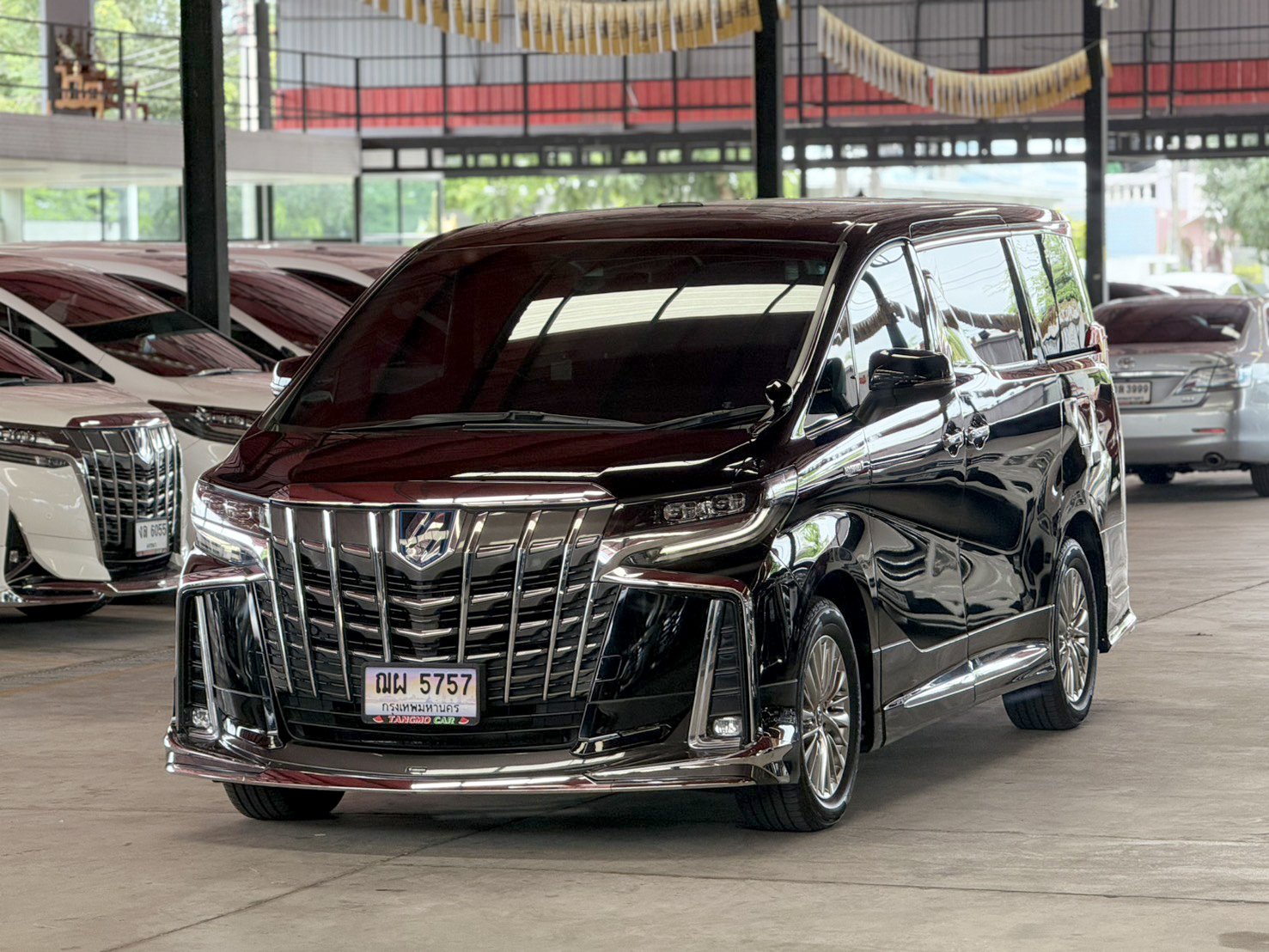 TOYOTA ALPHARD 2.5 HYBRID E-FOUR 2022