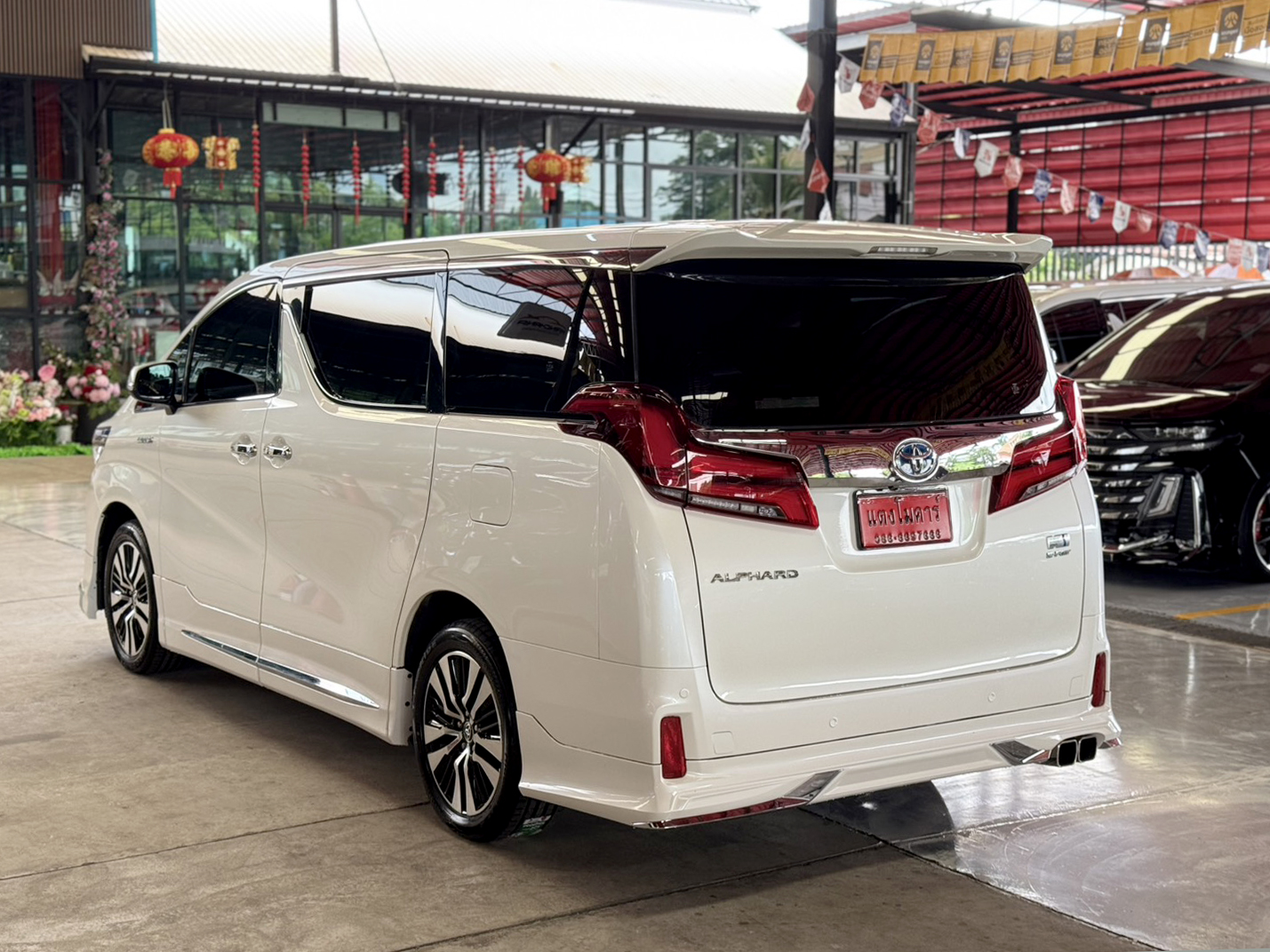 TOYOTA ALPHARD 2.5 HYBRID E-FOUR 2018