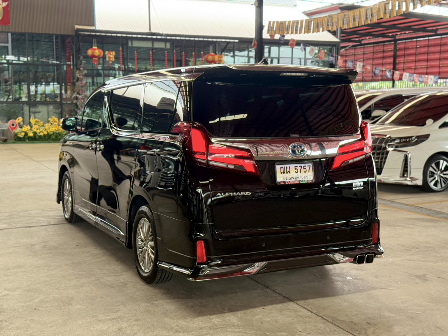 TOYOTA ALPHARD 2.5 HYBRID E-FOUR 2022