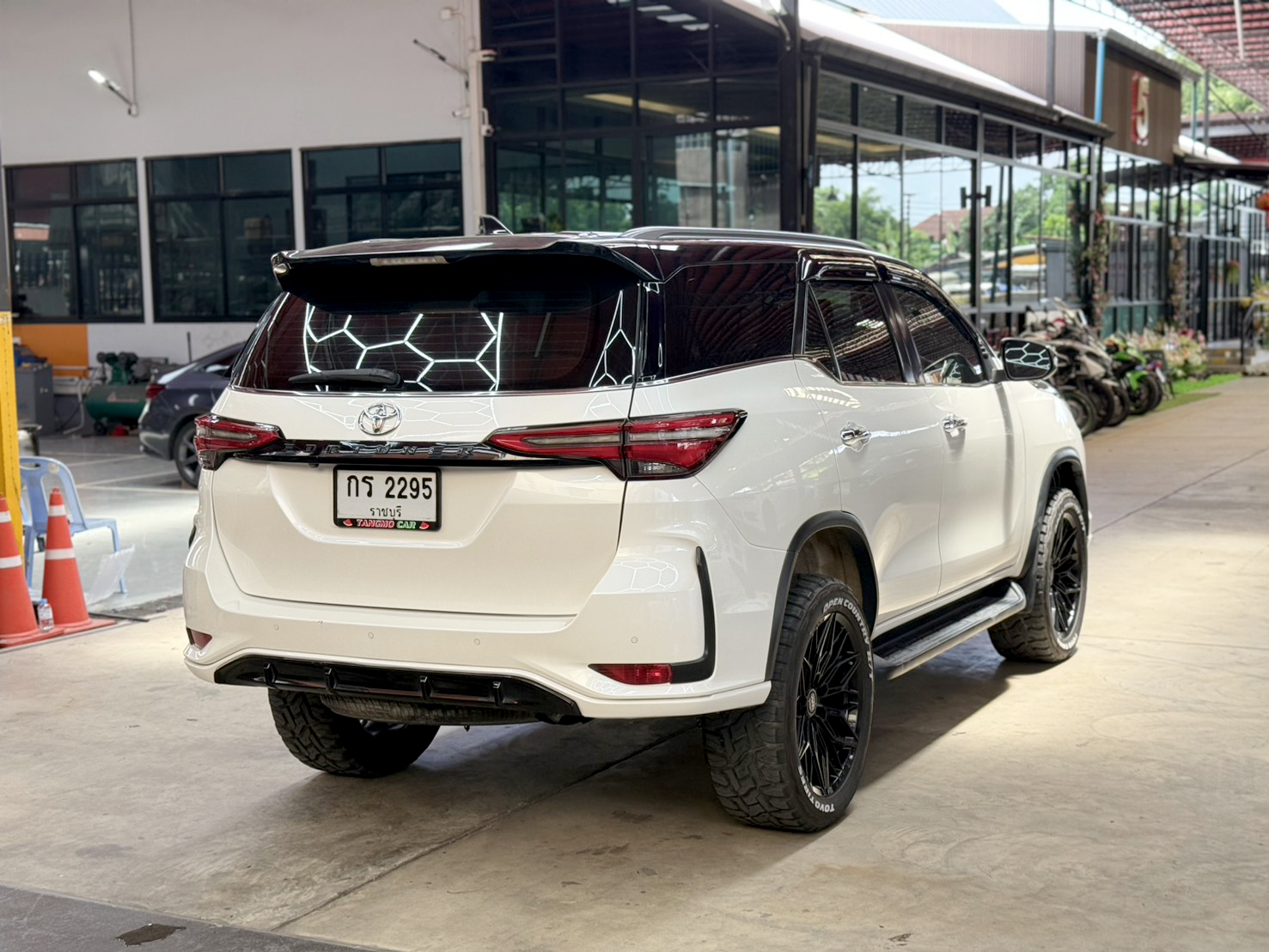 TOYOTA FORTUNER 2.4 V 2WD 2016