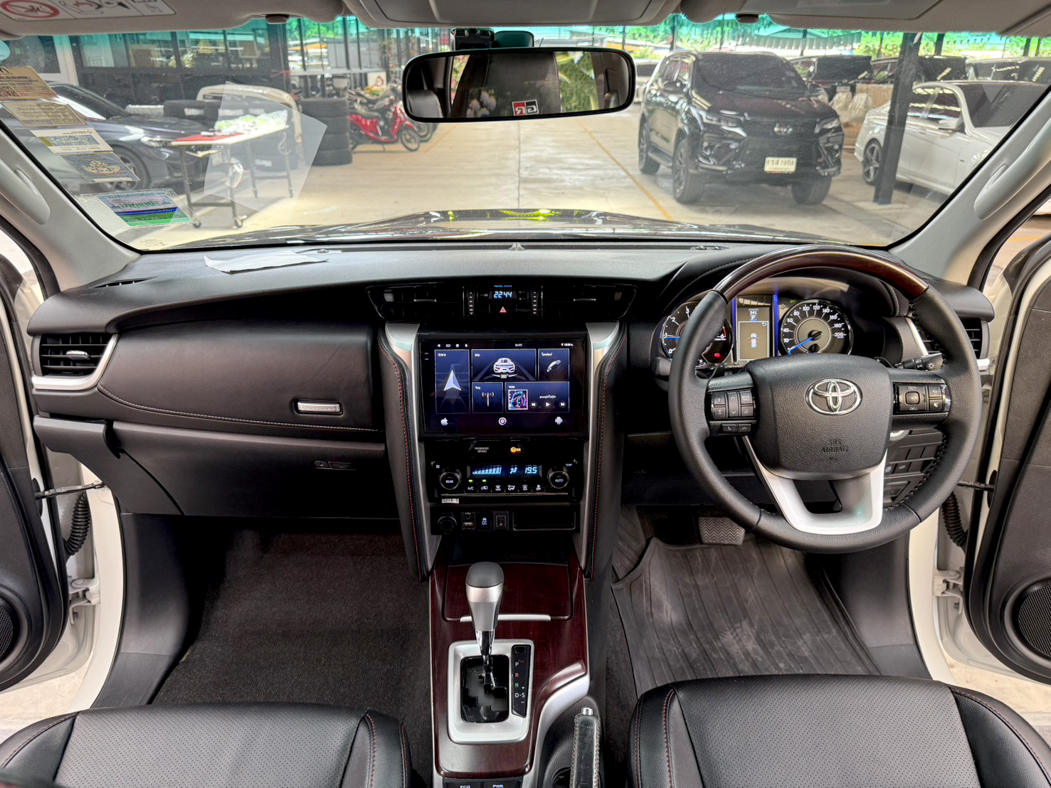 TOYOTA FORTUNER 2.4 V 2WD 2016
