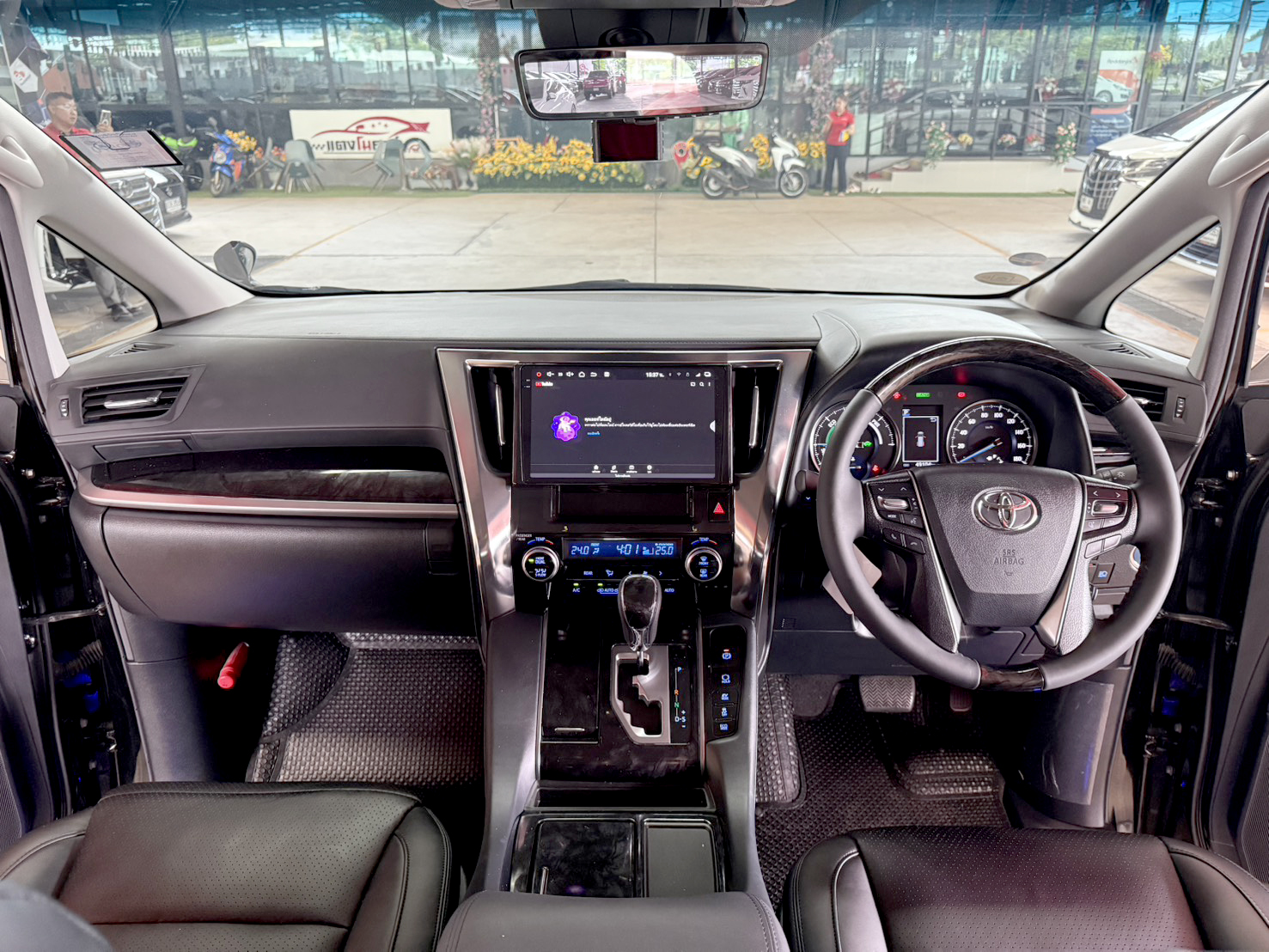 TOYOTA ALPHARD 2.5 HYBRID E-FOUR 2022