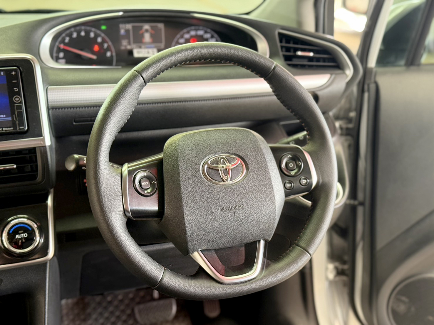 TOYOTA SIENTA 1.5 V 2018