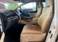 TOYOTA ALPHARD 2.5 HYBRID E-FOUR 2021