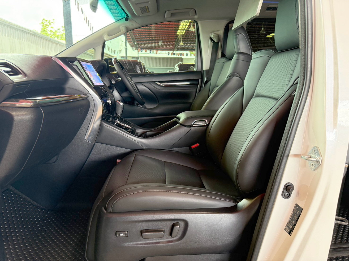 TOYOTA ALPHARD 2.5 SC PACKAGE 2018
